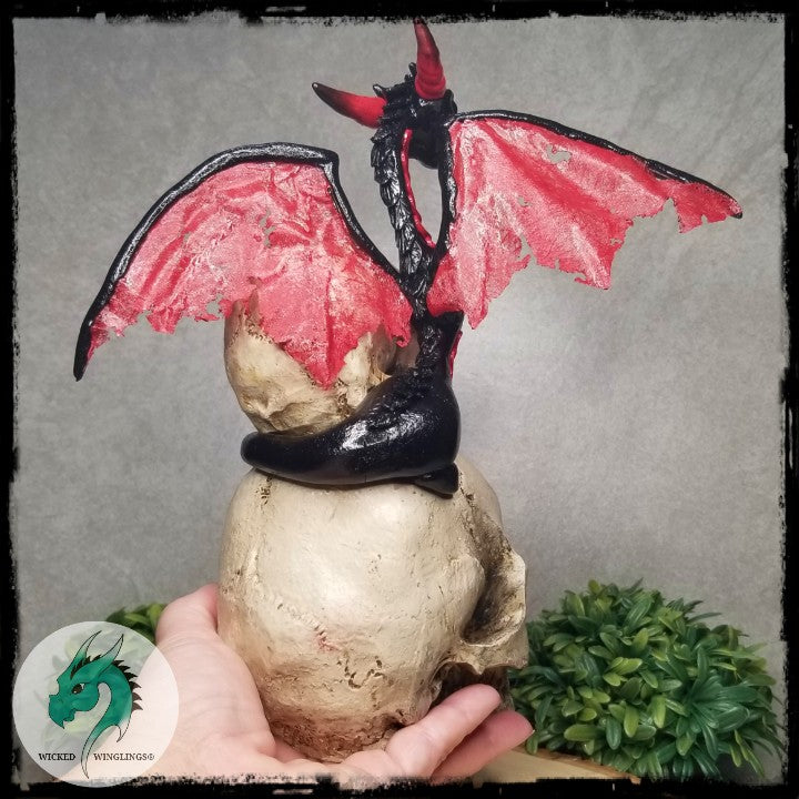 Suavin - Hand Sculpted Elder Dragon On Skulls