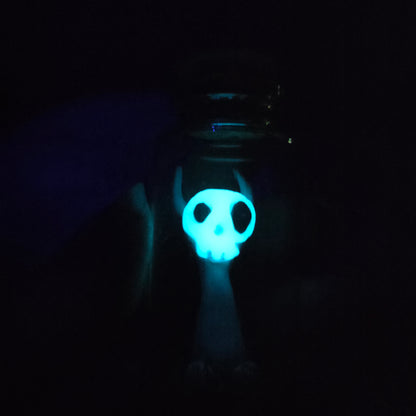 Skullee-Wagz face glowing in dark