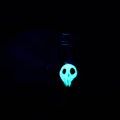 Skullee-Wagz face glowing in dark