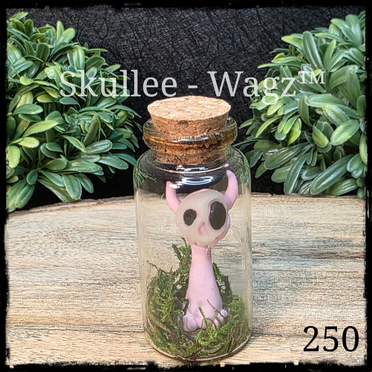 Skullee-Wagz™ #250 ~ Skull Face Glows In Dark