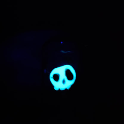 Skullee-Wagz face glowing in dark