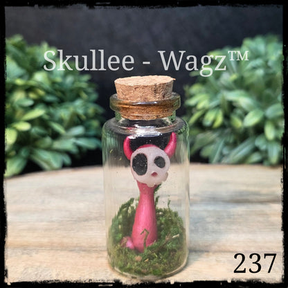 Skullee-Wagz™ #237 ~ Skull Face Glows In Dark