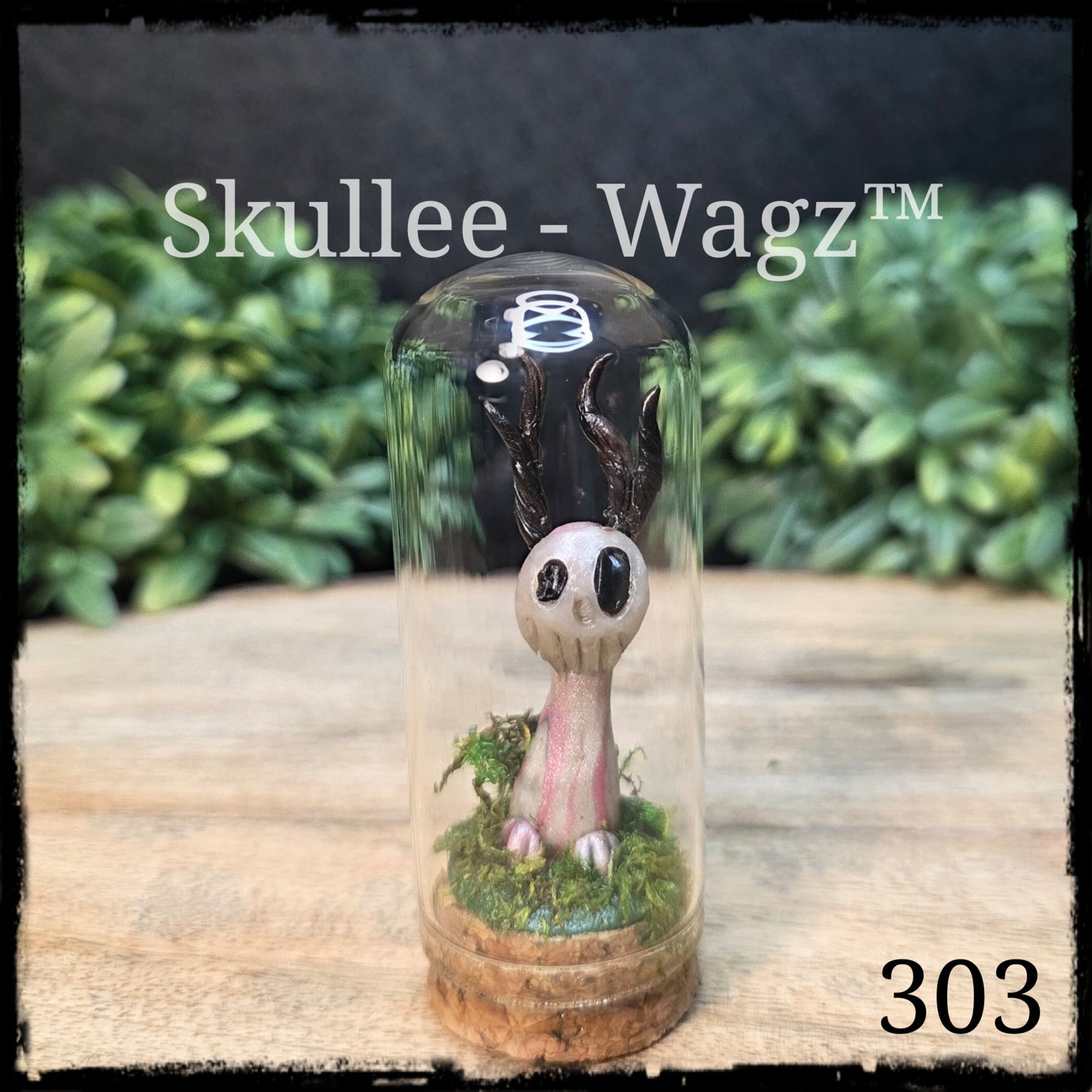 Skullee-Wagz™ #303 ~ Skull Face Glows In Dark