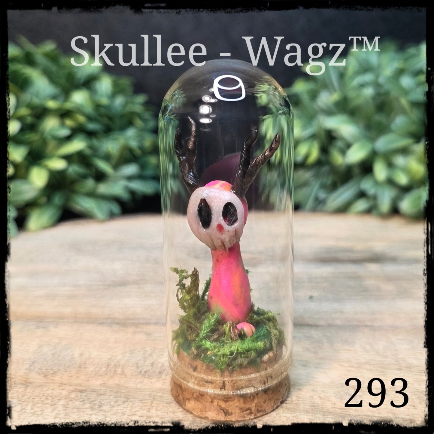 Skullee-Wagz™ #293 ~ Skull Face Glows In Dark