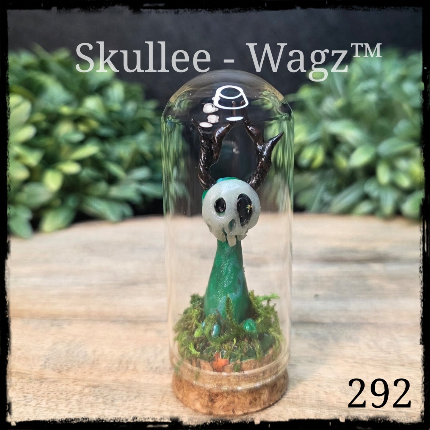 Skullee-Wagz™ #292 ~ Skull Face Glows In Dark